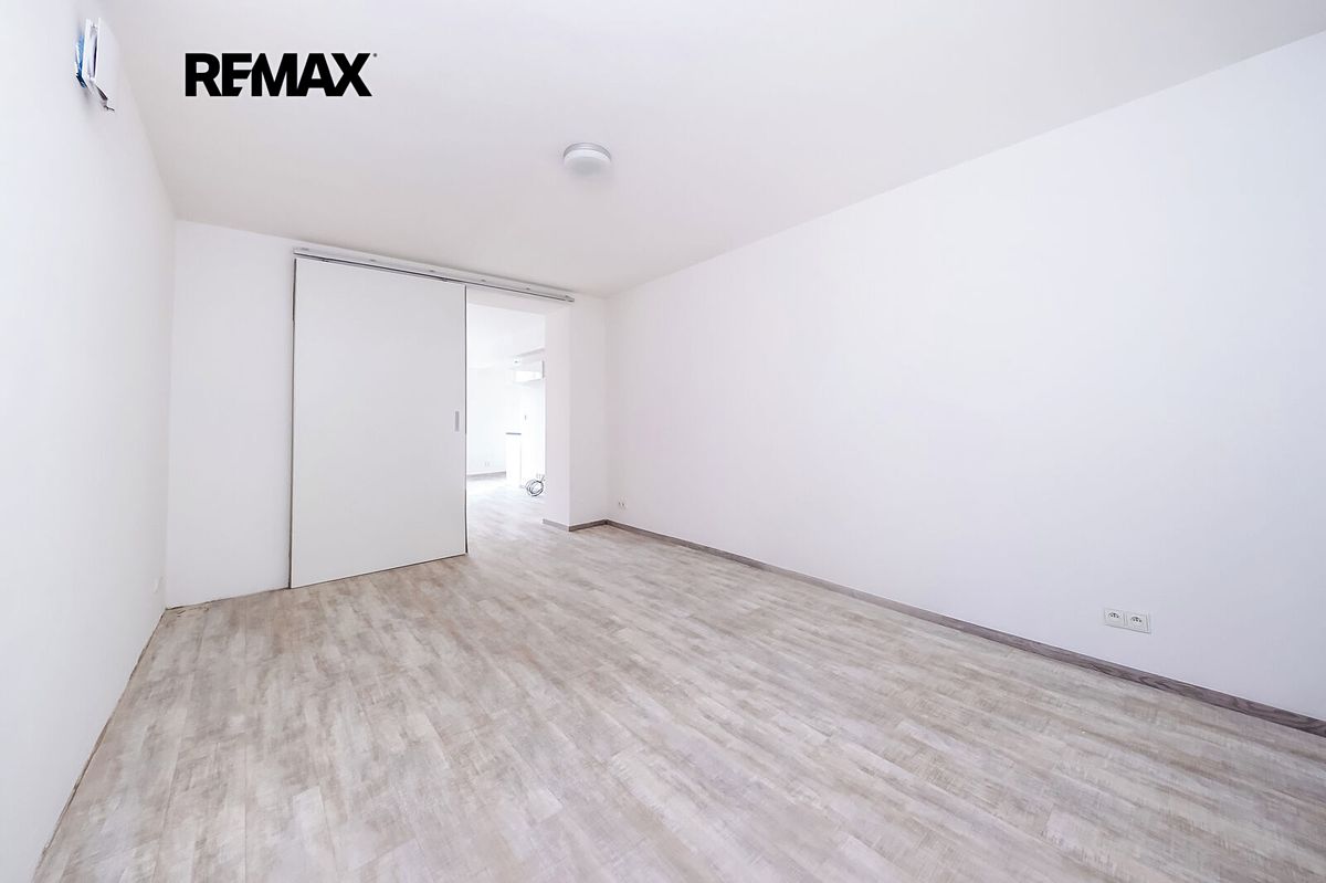 Pronájem bytu 2+kk 53 m² – fotografie 4