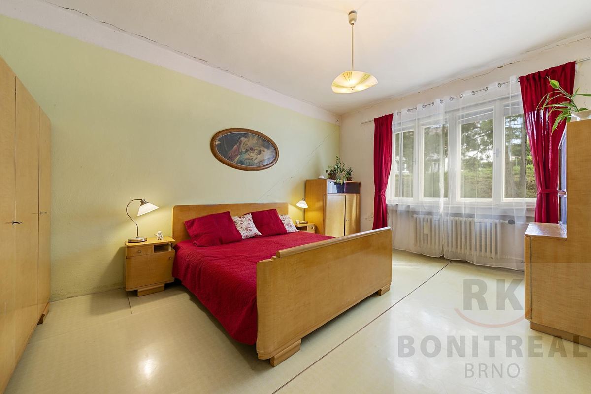 Prodej rodinného domu 200 m², pozemek 749 m² – fotografie 4