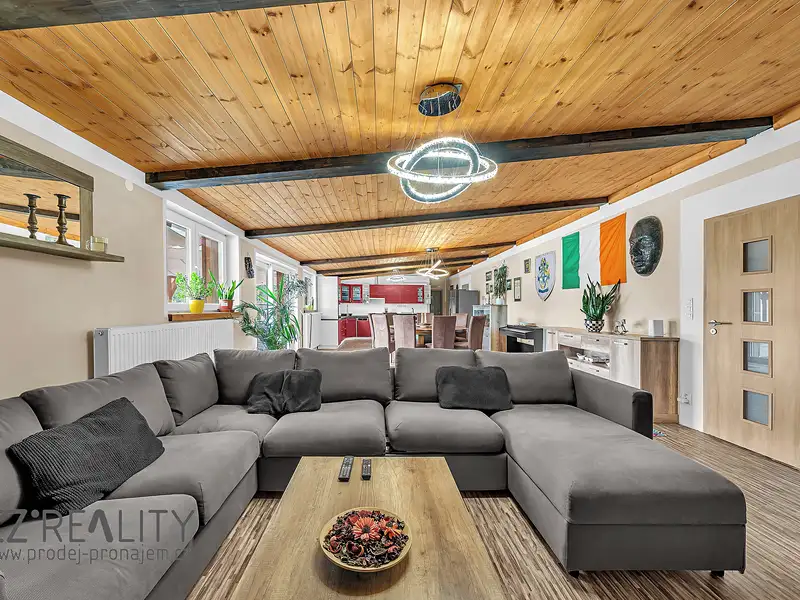 Prodej vícegeneračního domu 280 m², pozemek 35798 m², Pečky – náhled fotky 3