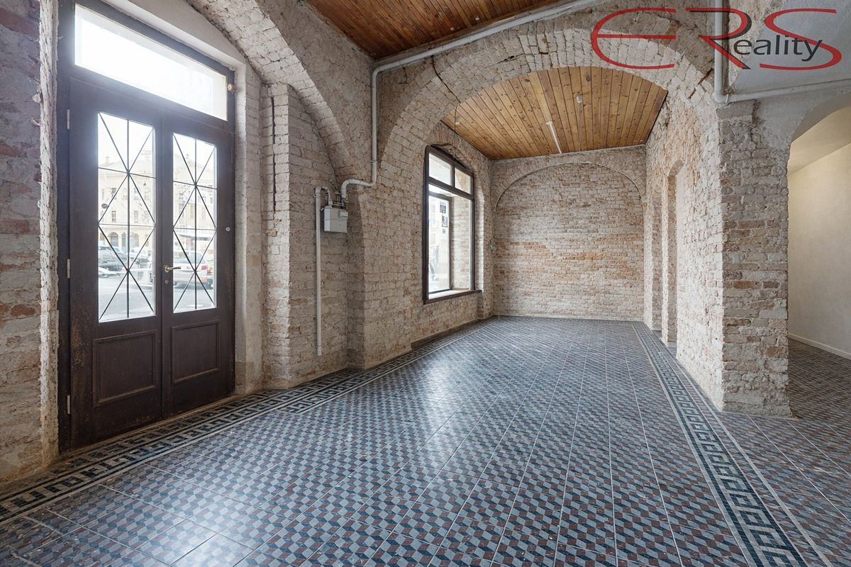 Prodej rodinného domu 200 m², pozemek 246 m² – fotografie 3