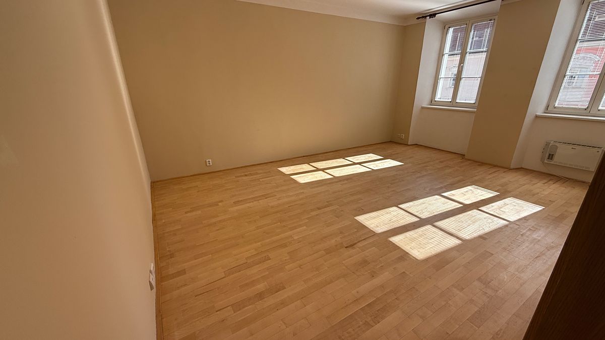 Pronájem bytu 2+kk 43 m² – fotografie 2