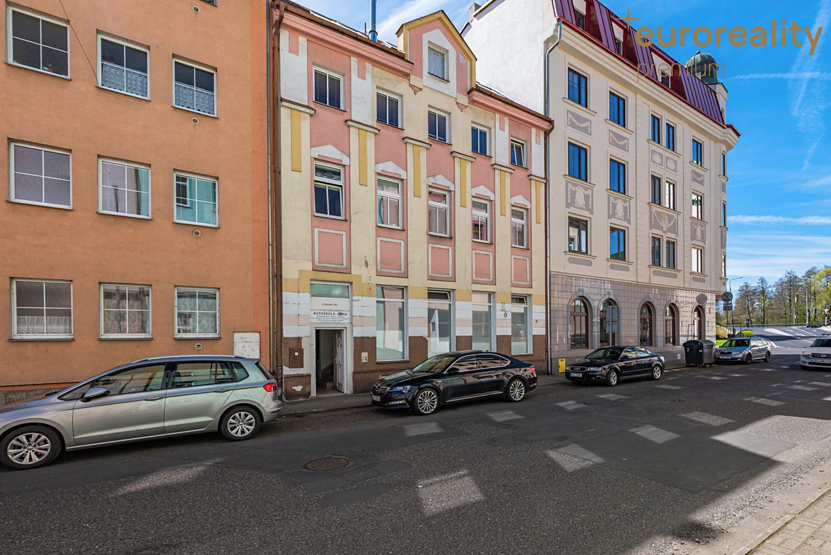Prodej vícegeneračního domu 360 m², pozemek 11 m²