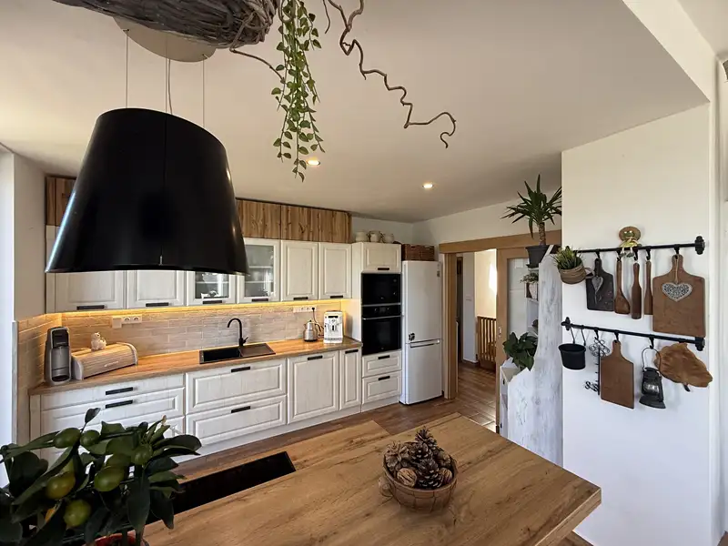 Prodej rodinného domu 170 m², pozemek 721 m², Lipno nad Vltavou – náhled fotky 1