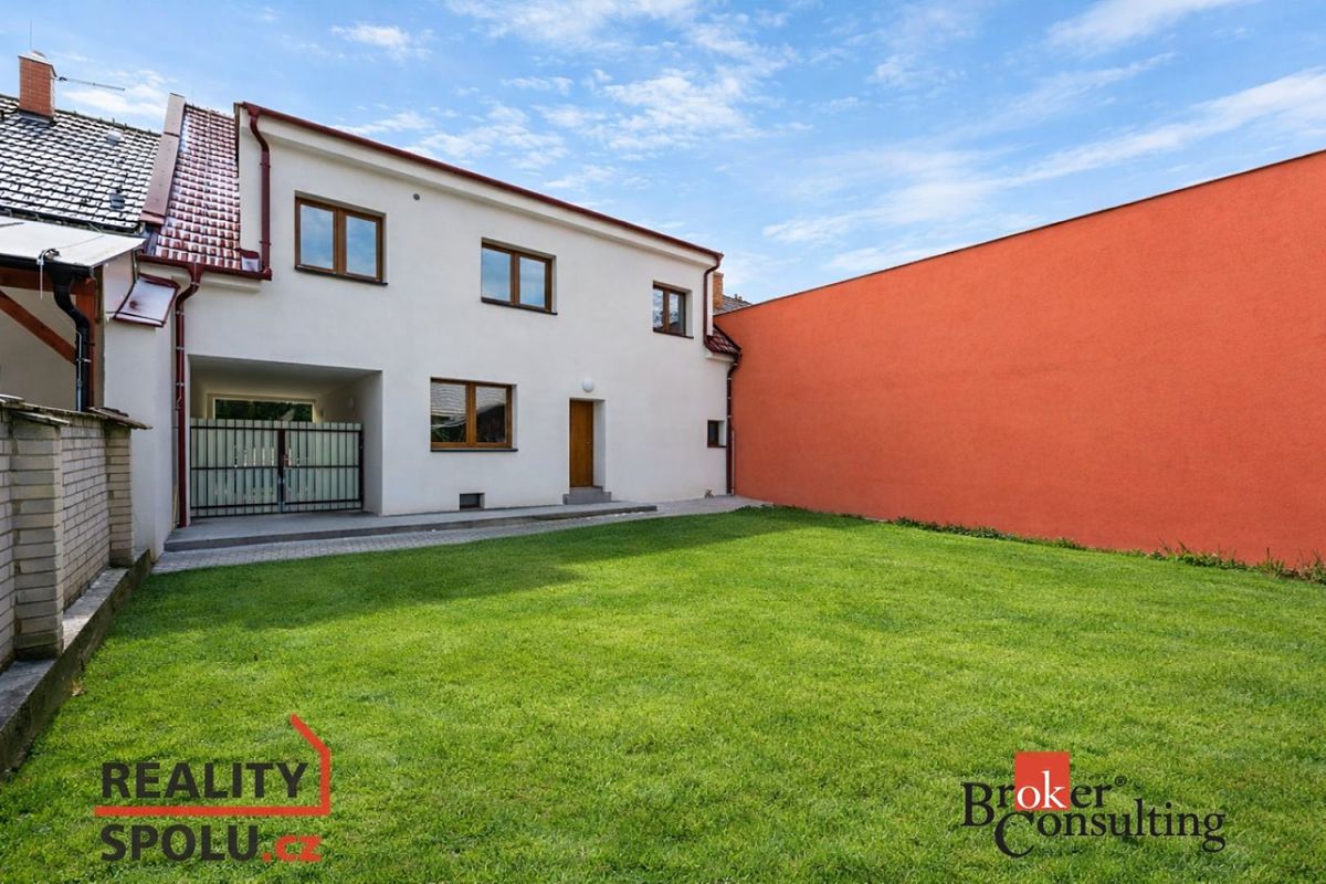 Prodej rodinného domu 216 m², pozemek 605 m² – fotografie 5