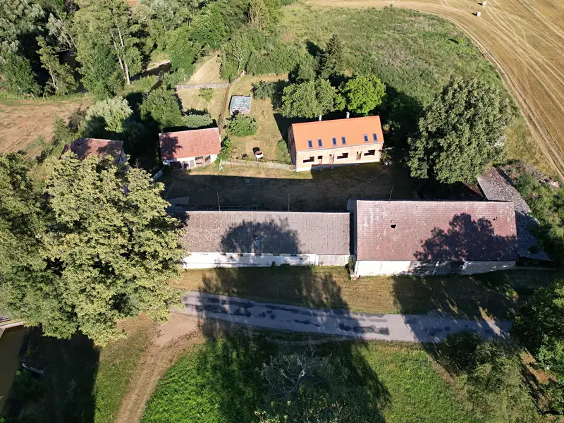 Prodej výrobní haly, prostoru 1500 m², Petrovice – náhled fotky 3