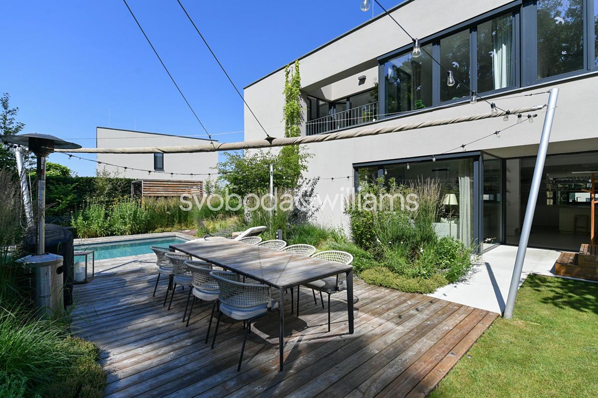 Prodej rodinného domu 278 m², pozemek 741 m² – fotografie 5
