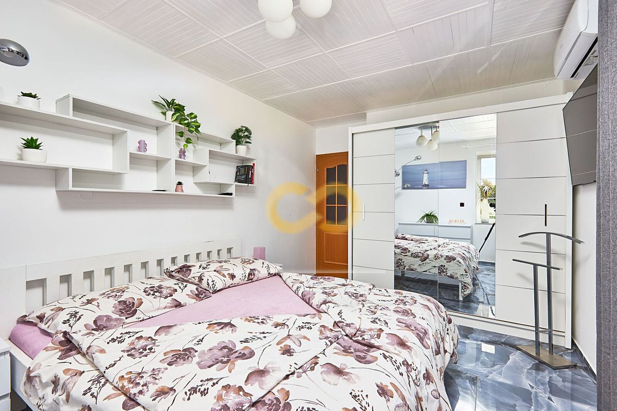 Prodej rodinného domu 430 m², pozemek 3248 m² – fotografie 4