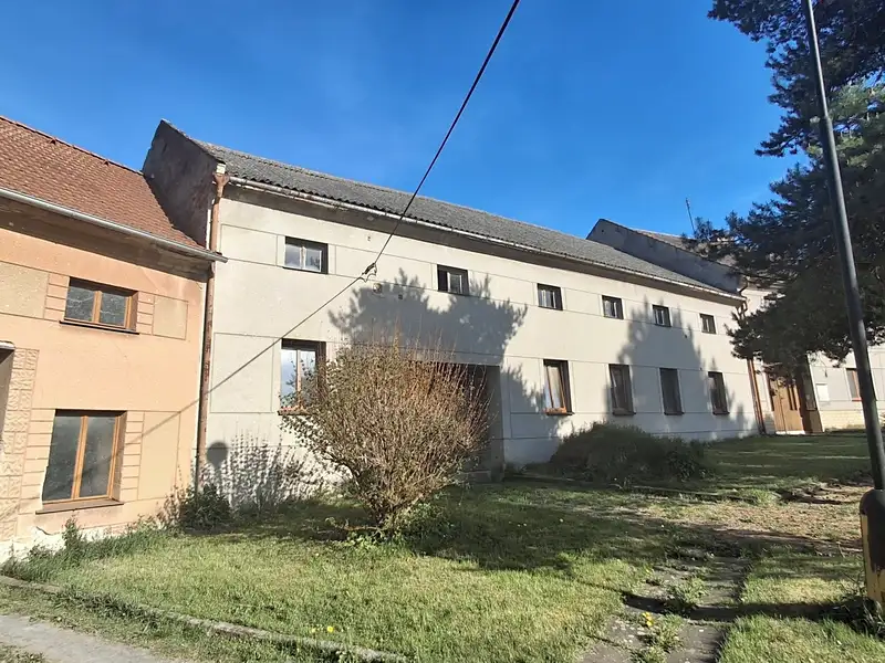 Prodej rodinného domu 536 m², pozemek 2011 m², Tršice – náhled fotky 1