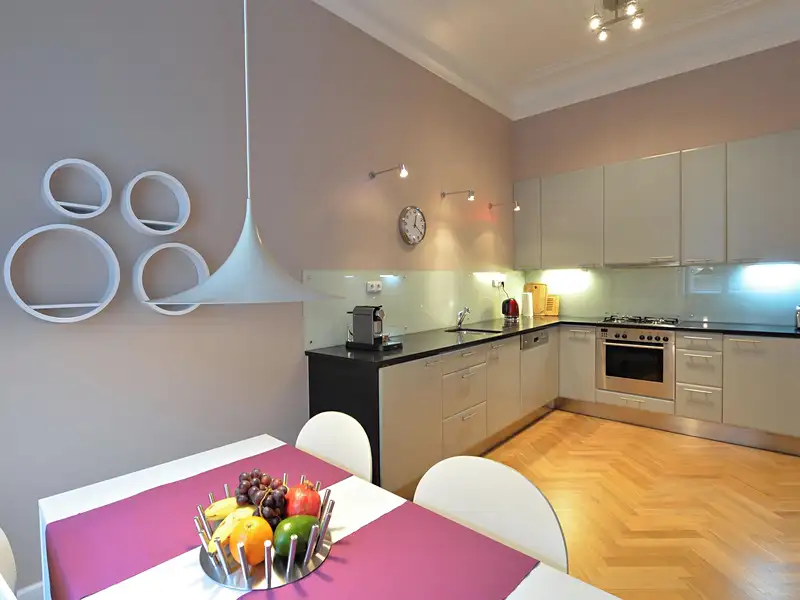 Pronájem bytu 3+1 119 m², Praha – náhled fotky 2