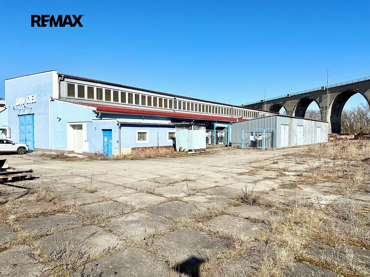 Prodej výrobní haly, prostoru 2491 m²