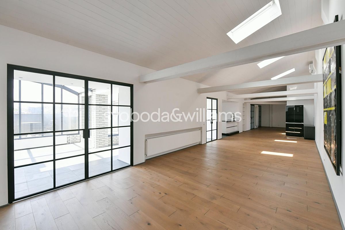 Pronájem bytu 4+kk 407 m²