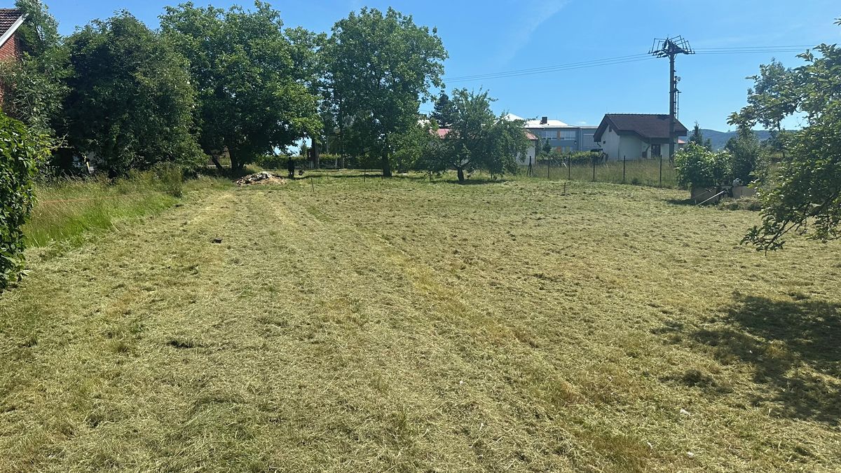 Prodej stavebního pozemku 1395 m² – fotografie 2