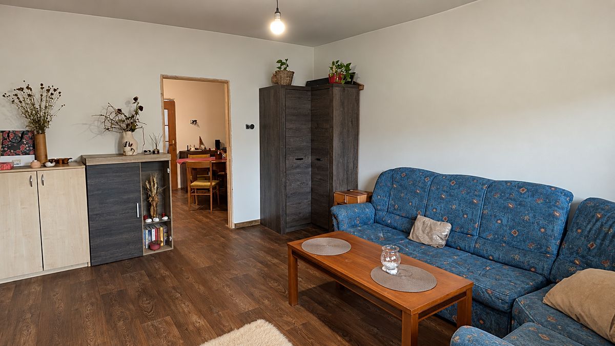 Prodej rodinného domu 110 m², pozemek 916 m² – fotografie 2