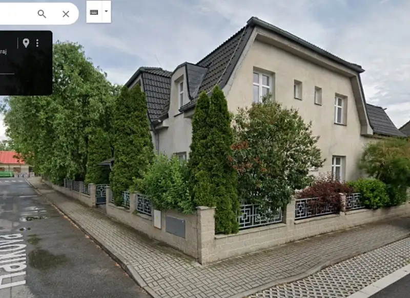 Prodej rodinného domu 292 m², pozemek 1121 m², Městec Králové – náhled fotky 1