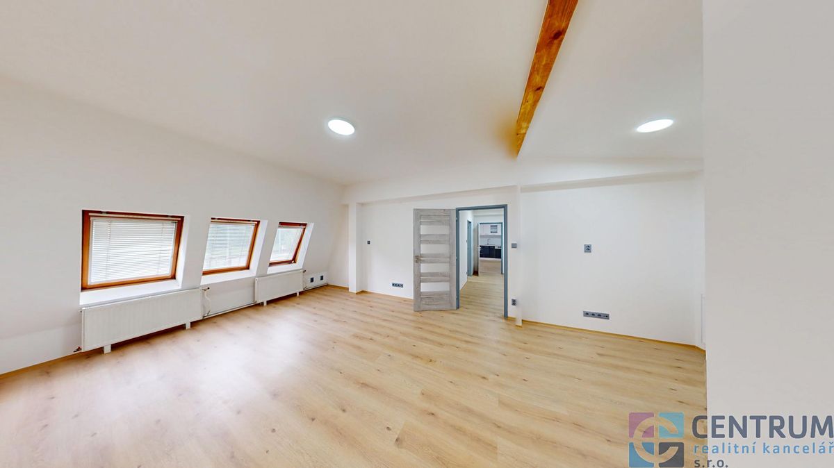 Pronájem bytu 3+kk 81 m² – fotografie 3
