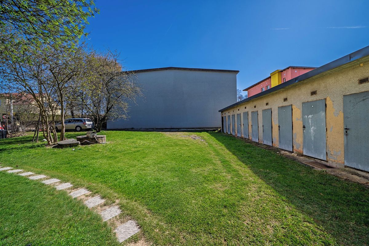 Prodej stavebního pozemku 951 m² – fotografie 4