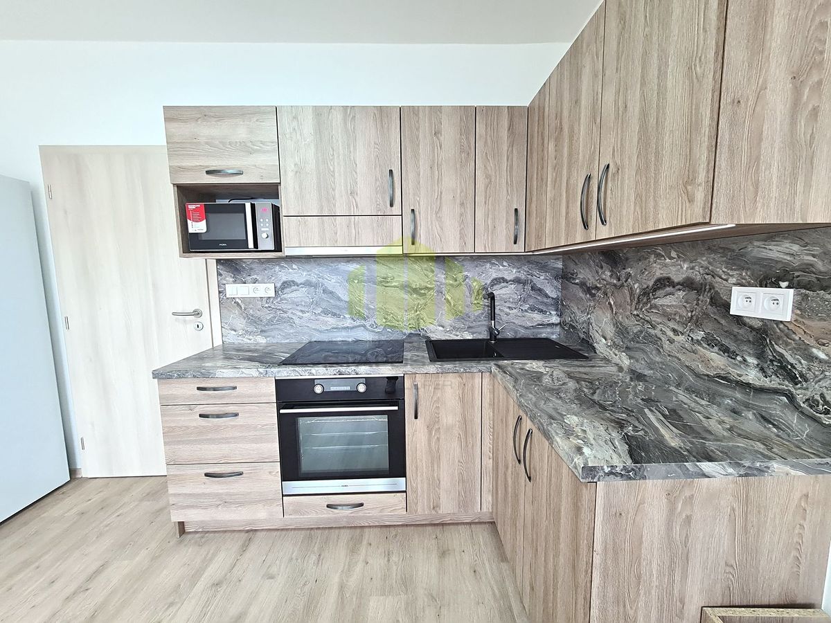 Pronájem bytu 1+kk 31 m² – fotografie 4