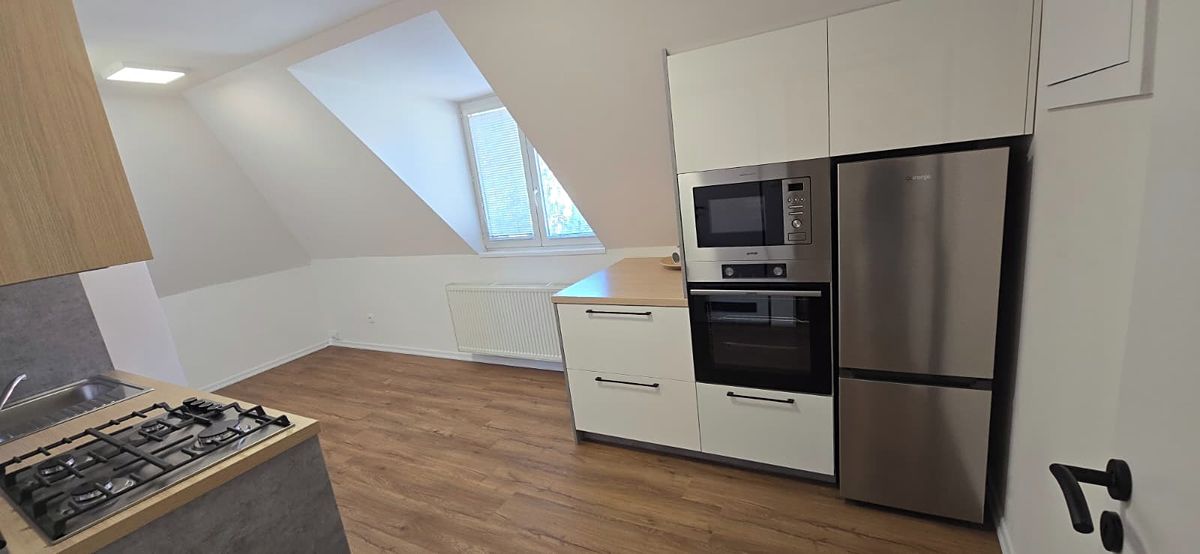 Pronájem bytu 2+kk 48 m² – fotografie 2
