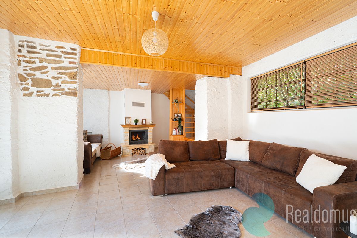Prodej rodinného domu 180 m², pozemek 938 m² – fotografie 5