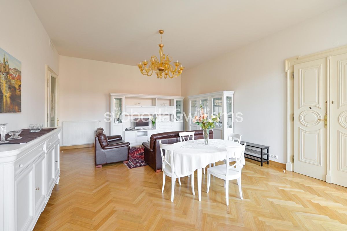 Pronájem bytu 3+kk 107 m²