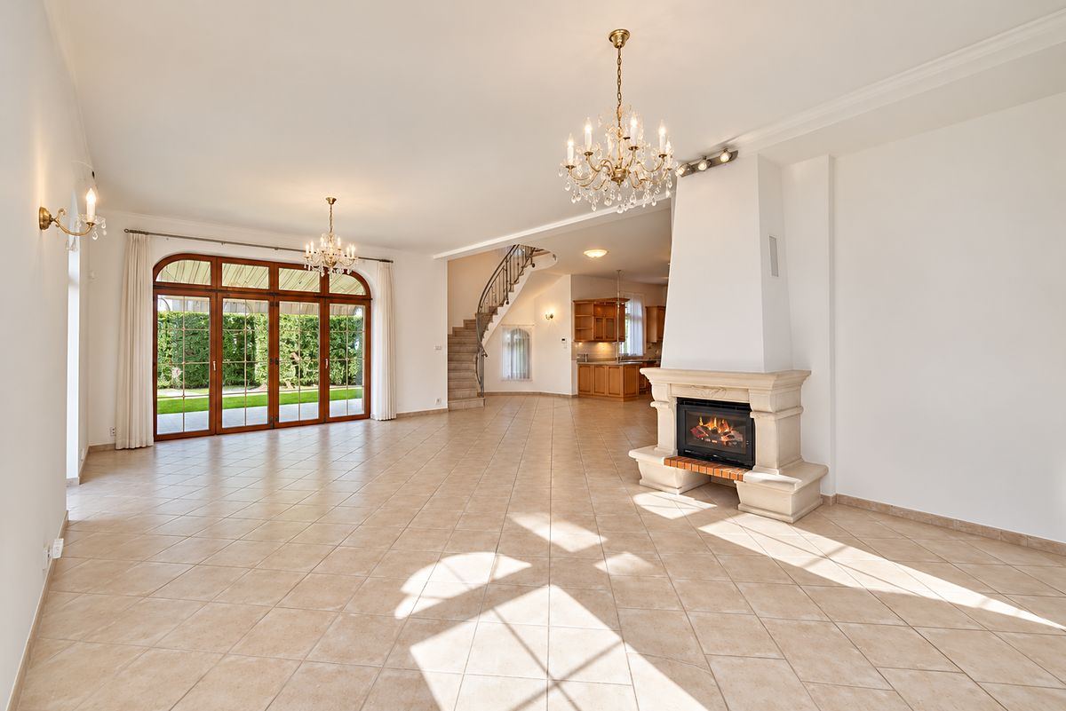 Pronájem vily 243 m², pozemek 387 m² – fotografie 3