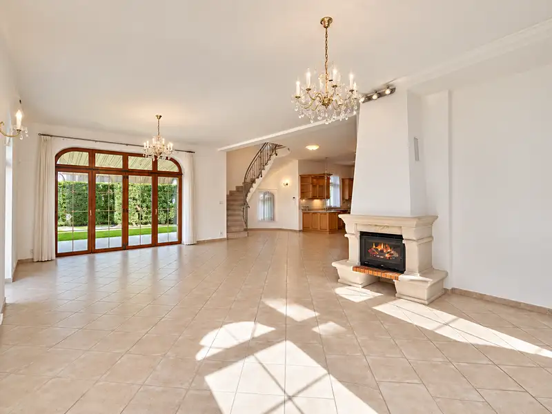 Pronájem vily 243 m², pozemek 387 m², Praha – náhled fotky 3