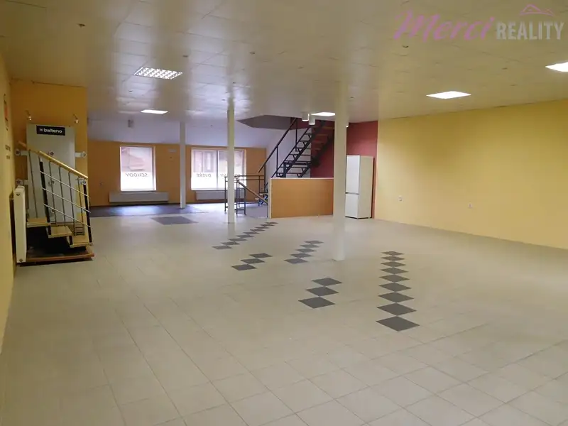 Pronájem obchodního prostoru 150 m², Uherské Hradiště – náhled fotky 3