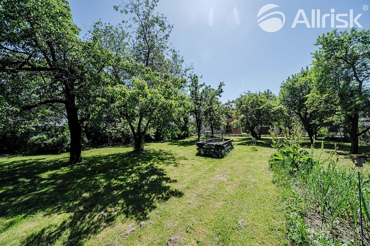 Prodej stavebního pozemku 840 m² – fotografie 2