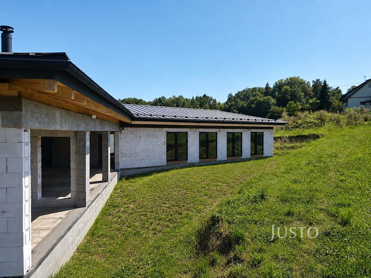 Prodej rodinného domu 207 m², pozemek 2459 m² – fotografie 3