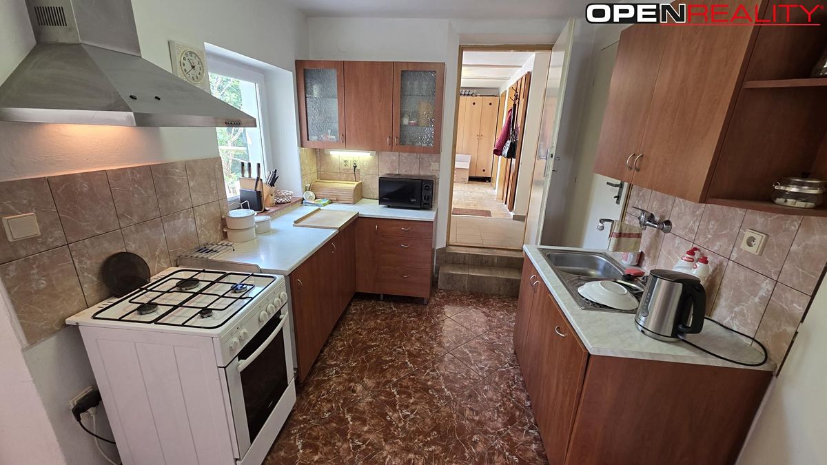 Prodej rodinného domu 180 m², pozemek 958 m² – fotografie 5