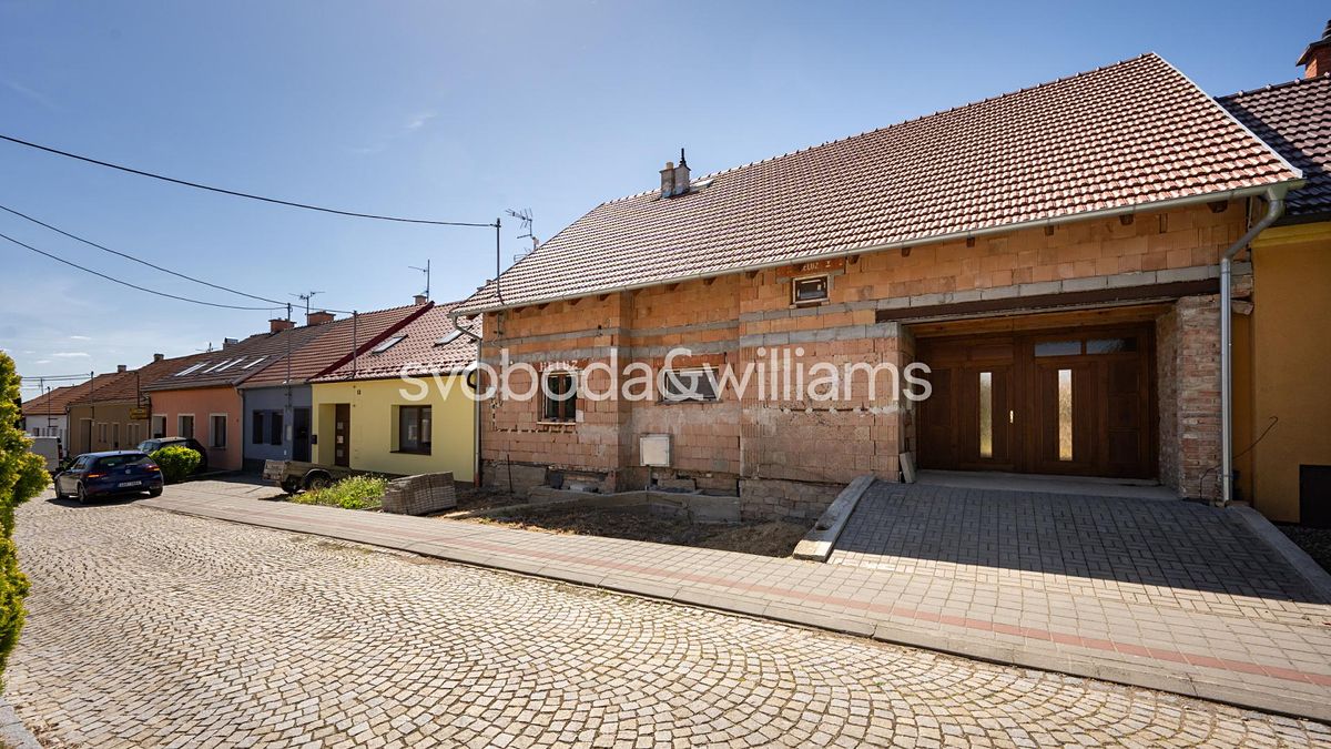 Prodej rodinného domu 432 m², pozemek 801 m² – fotografie 3