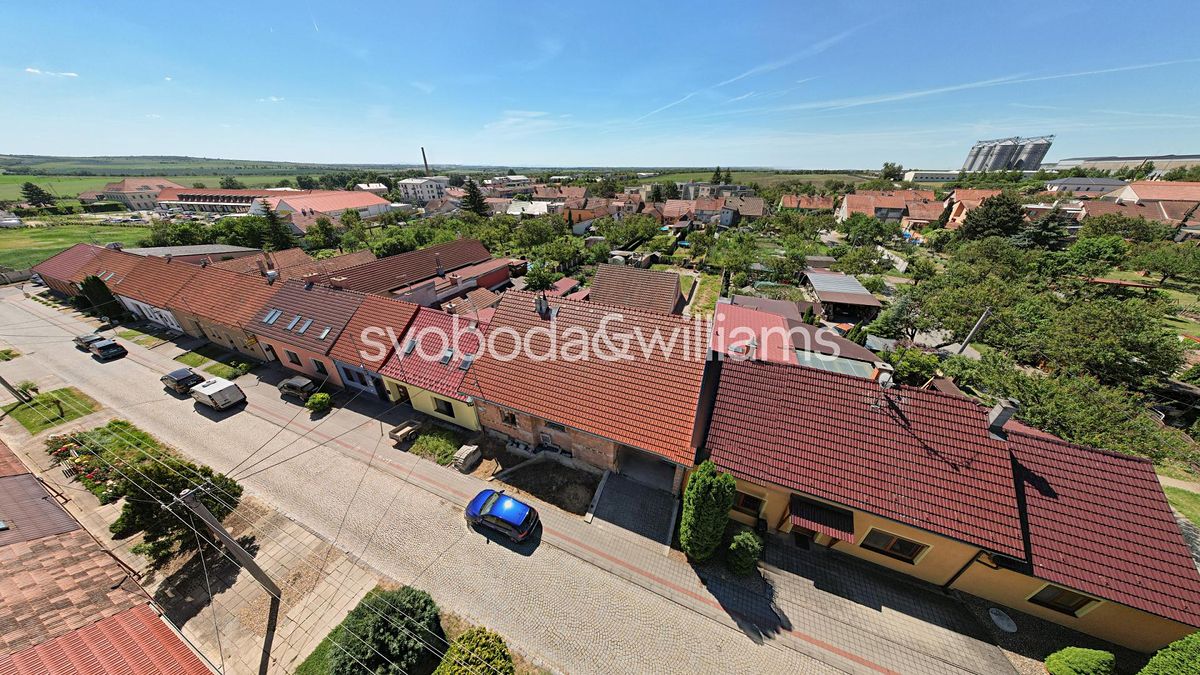 Prodej rodinného domu 432 m², pozemek 801 m² – fotografie 2