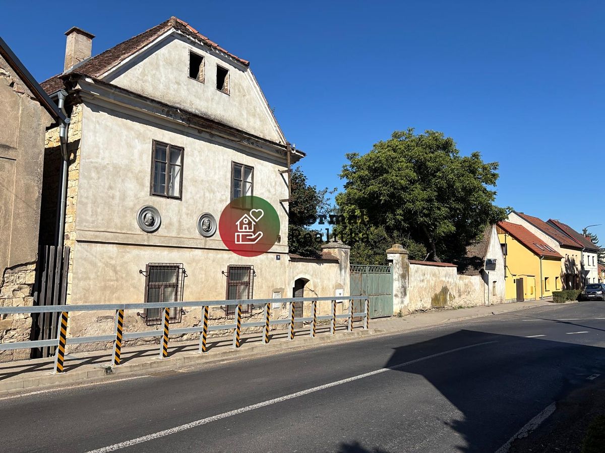 Prodej rodinného domu 140 m², pozemek 1585 m² – fotografie 3