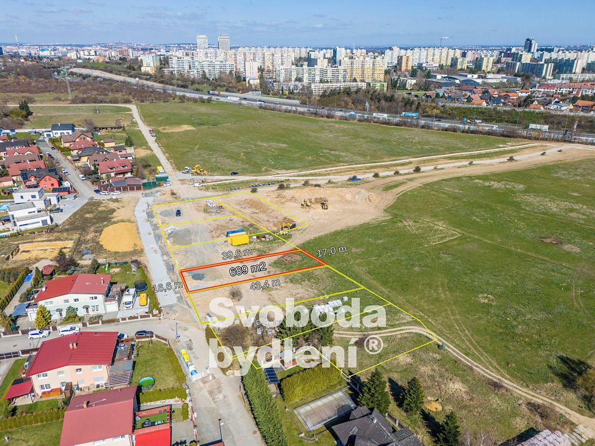 Prodej stavebního pozemku 689 m² – fotografie 3