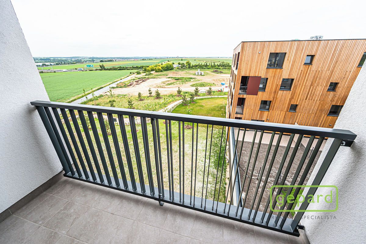 Pronájem bytu 2+kk 63 m² – fotografie 2