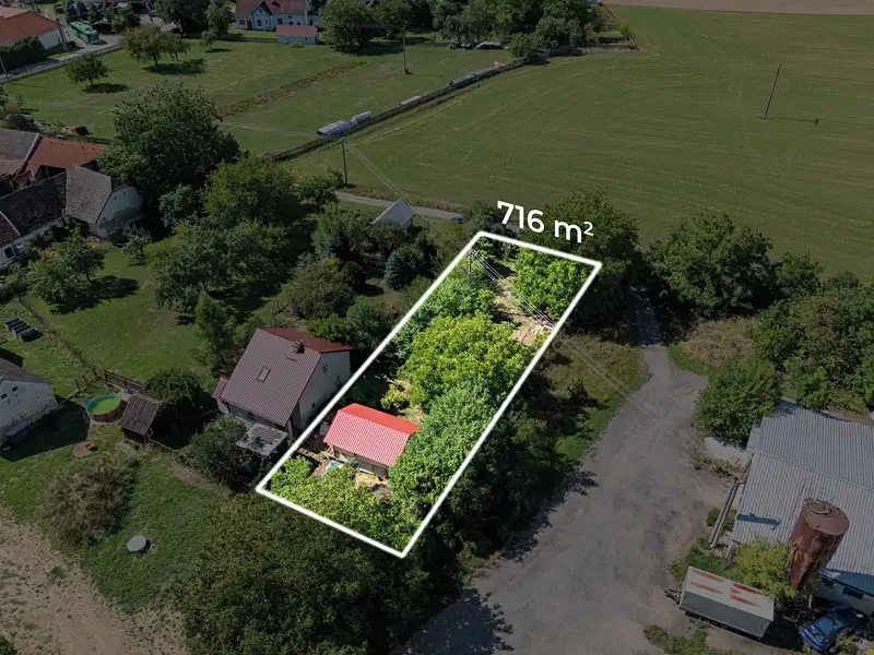 Prodej stavebního pozemku 716 m², Malšice – náhled fotky 1