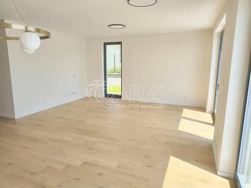 Pronájem bytu 4+kk 106 m², Vysoký Újezd – náhled fotky 3