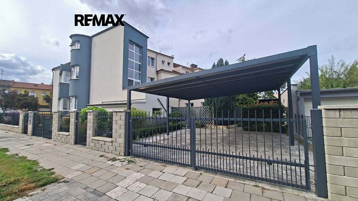 Pronájem bytu 2+1 69 m² – fotografie 3