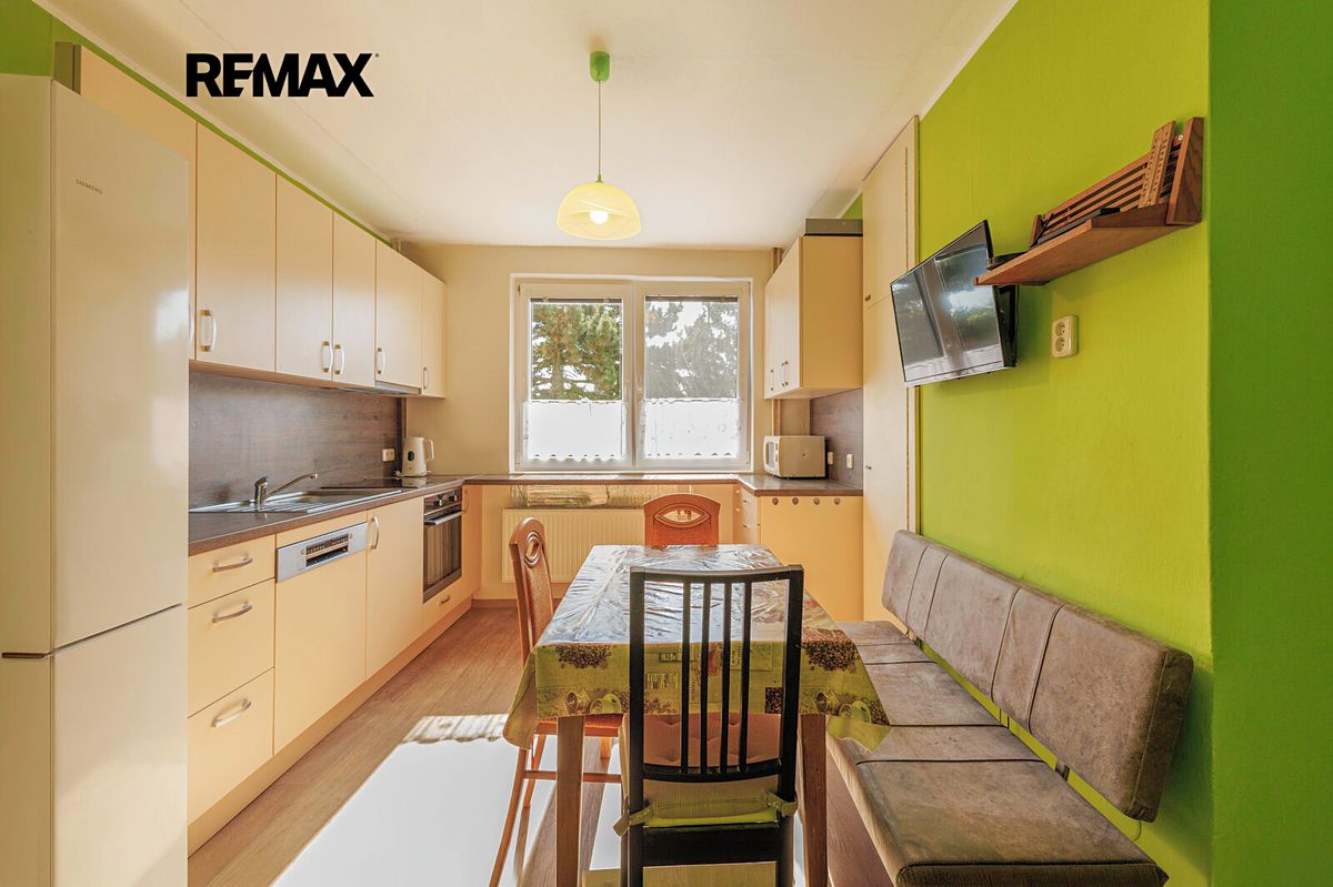 Prodej rodinného domu 180 m², pozemek 272 m² – fotografie 2