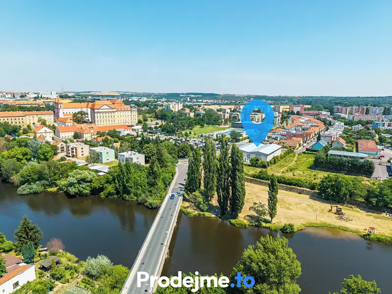 Prodej skladového prostoru 3833 m², Znojmo – náhled fotky 2