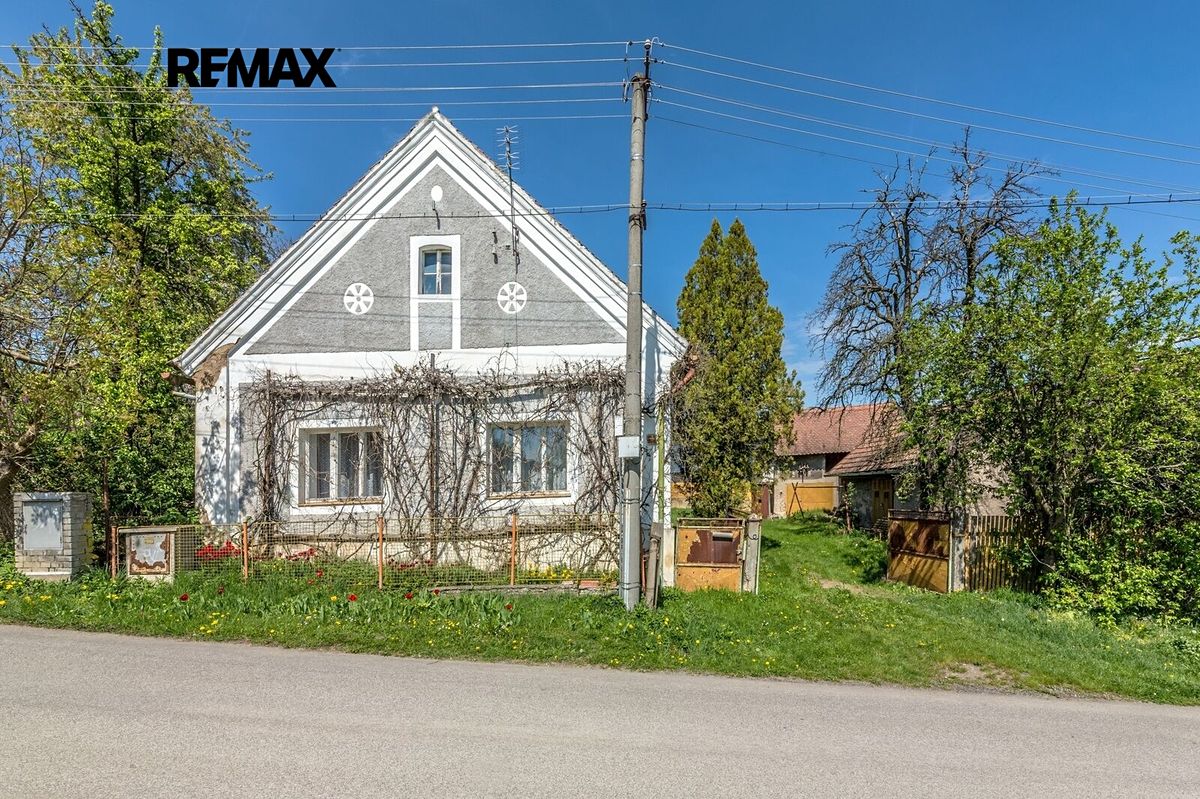 Prodej rodinného domu 180 m², pozemek 1532 m² – fotografie 2