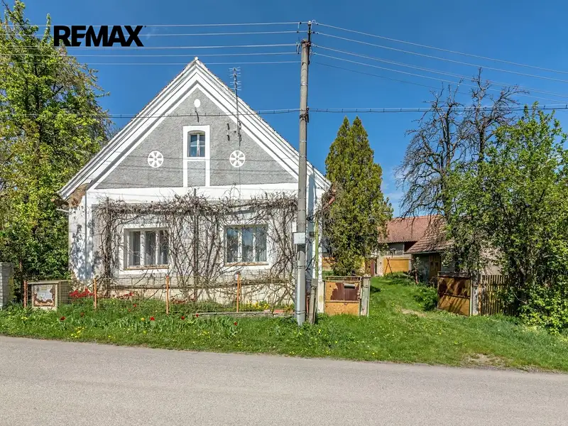 Prodej rodinného domu 180 m², pozemek 1532 m², Dobrovice – náhled fotky 2