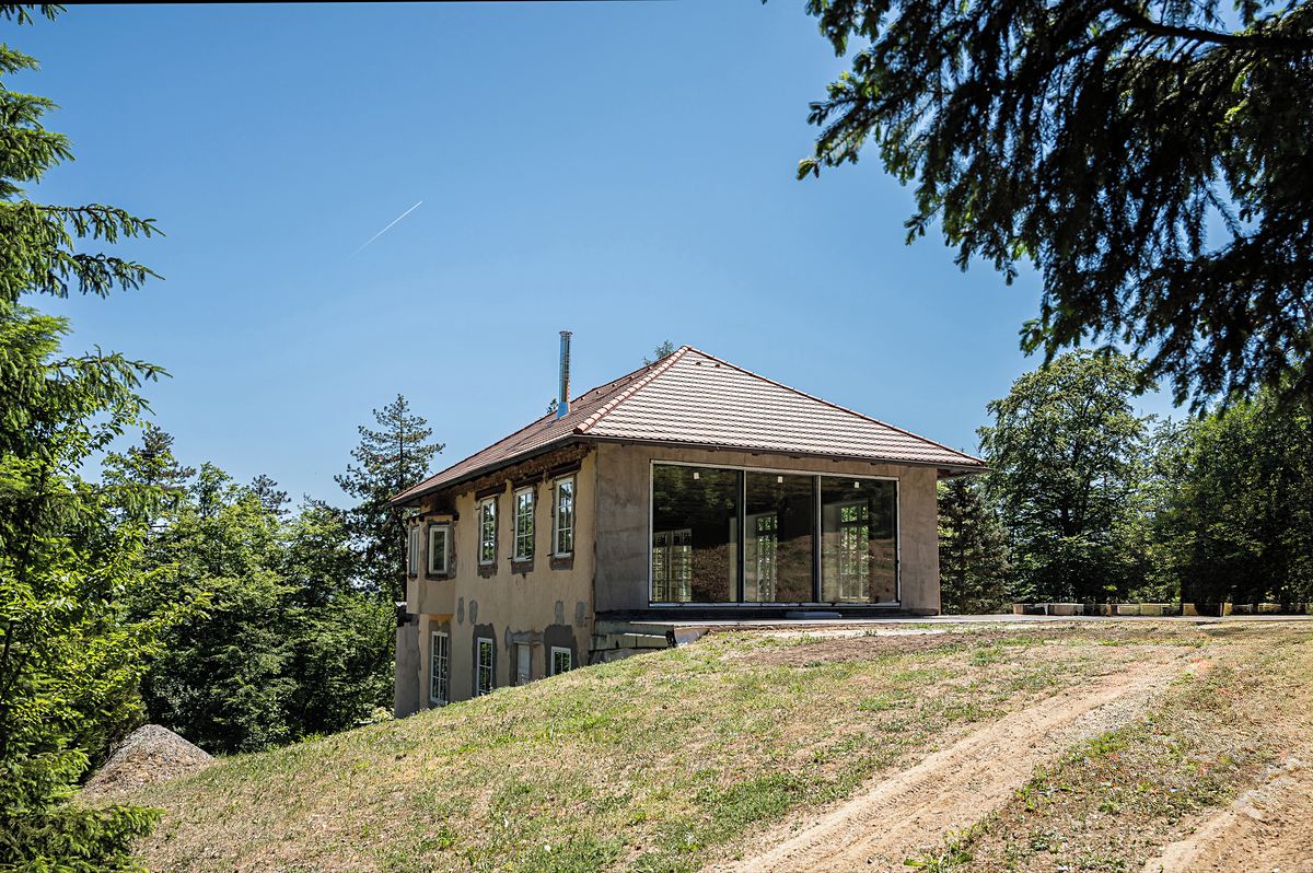 Prodej rodinného domu 266 m², pozemek 4339 m²