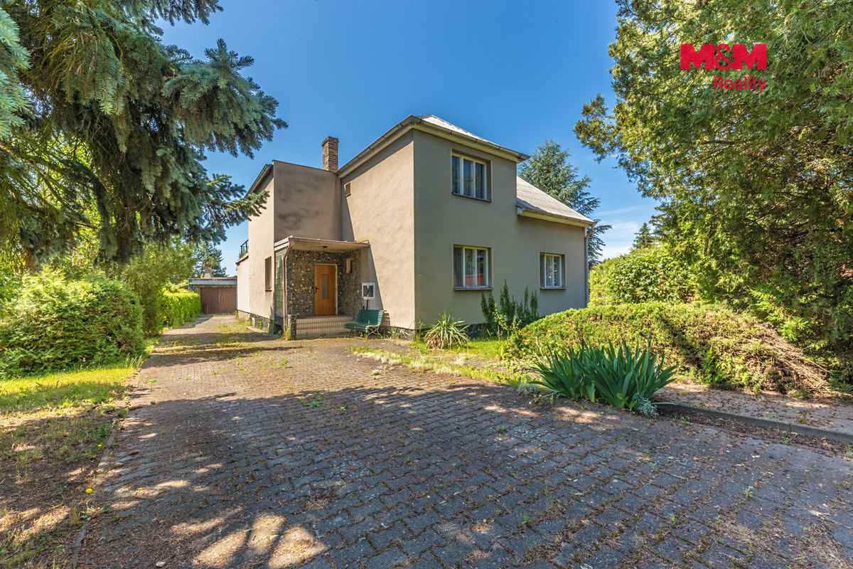 Prodej rodinného domu 210 m², pozemek 725 m² – fotografie 2