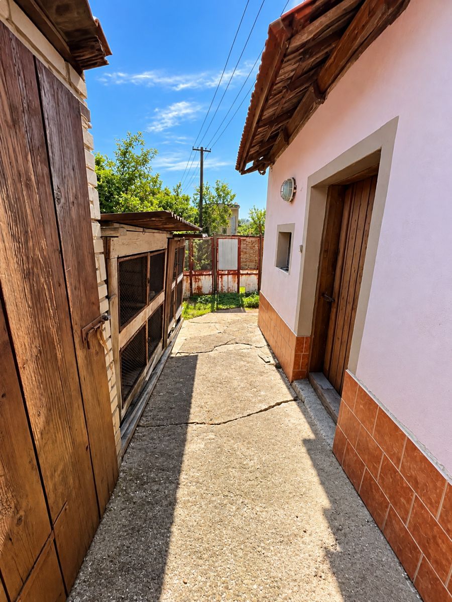 Prodej rodinného domu 200 m², pozemek 960 m² – fotografie 5