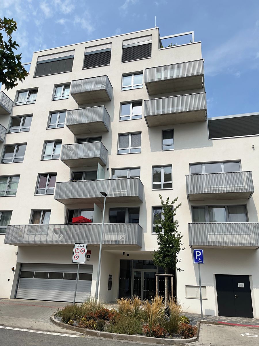 Pronájem bytu 1+kk 41 m² – fotografie 4