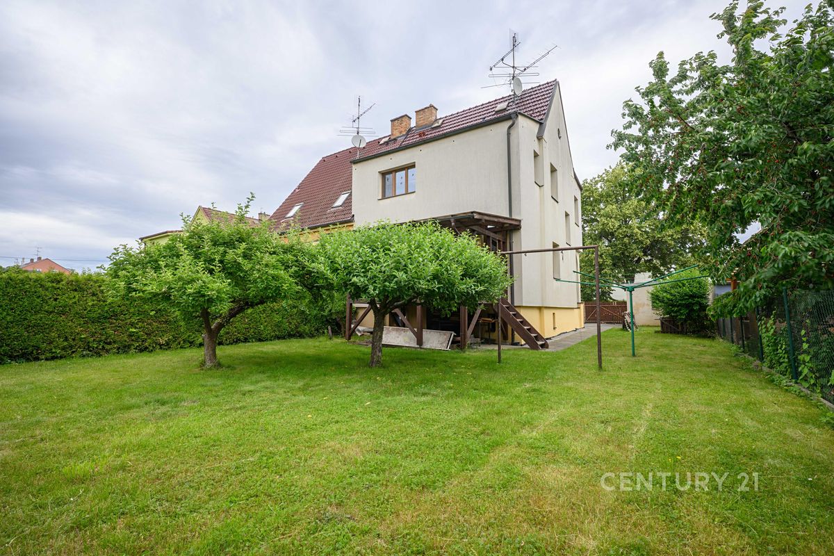 Prodej rodinného domu 139 m², pozemek 420 m² – fotografie 3