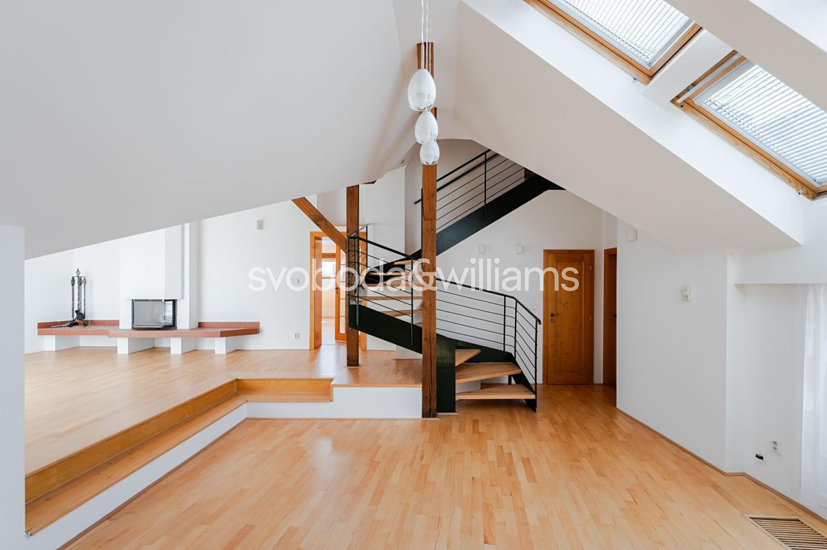 Pronájem bytu 4+1 189 m²
