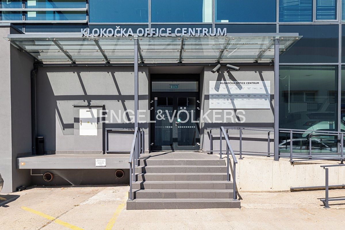 Pronájem kanceláře 406 m² – fotografie 2
