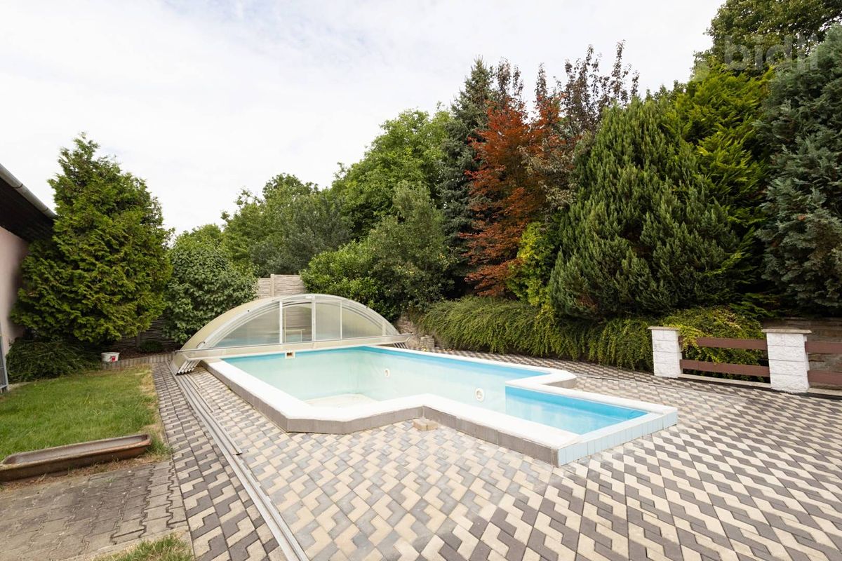 Prodej rodinného domu 290 m², pozemek 1125 m² – fotografie 3